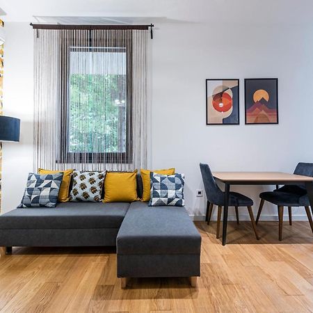 Vertigo Modern Studio-Free Private Parking-Fast Wi-Fi Újvidék Kültér fotó