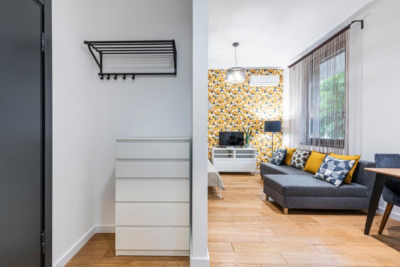 Vertigo Modern Studio-Free Private Parking-Fast Wi-Fi Újvidék Kültér fotó