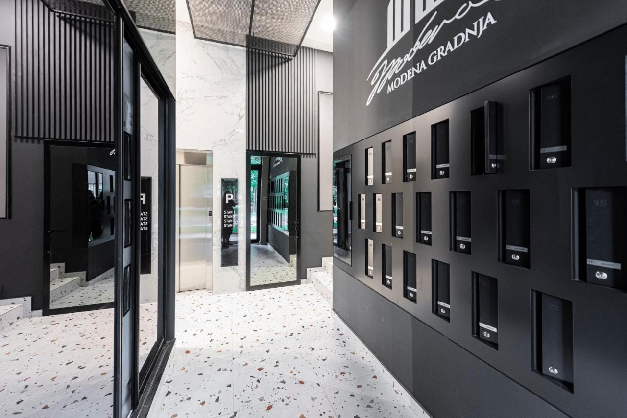 Vertigo Modern Studio-Free Private Parking-Fast Wi-Fi Újvidék Kültér fotó