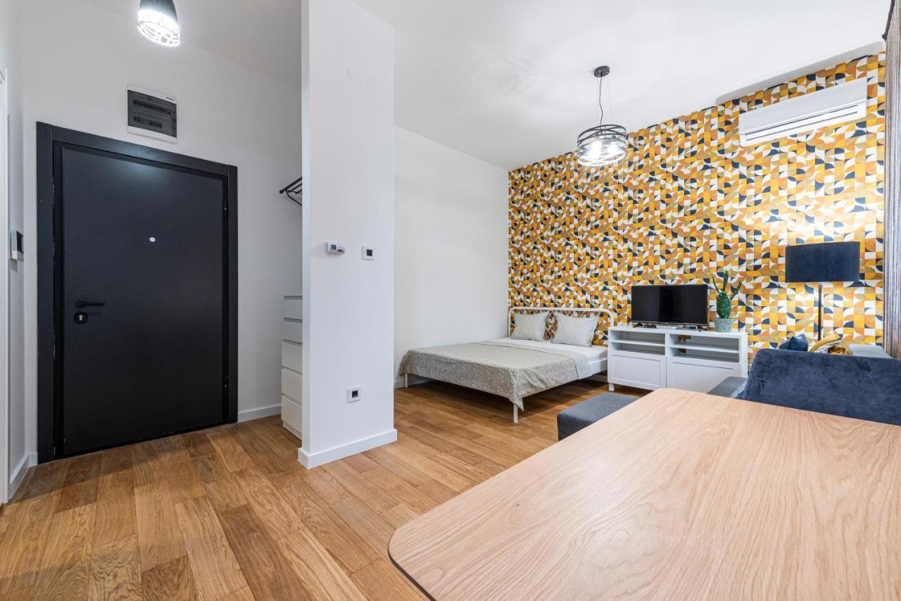 Vertigo Modern Studio-Free Private Parking-Fast Wi-Fi Újvidék Kültér fotó